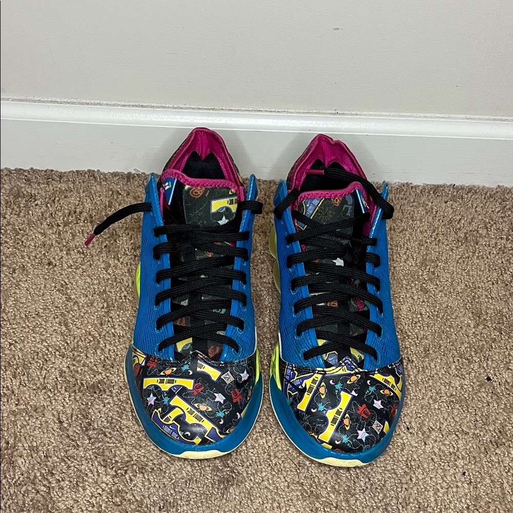 Nike LeBron 19 XIX 'LeBronival' Men’s Size 8.5/Women’s Size 10
